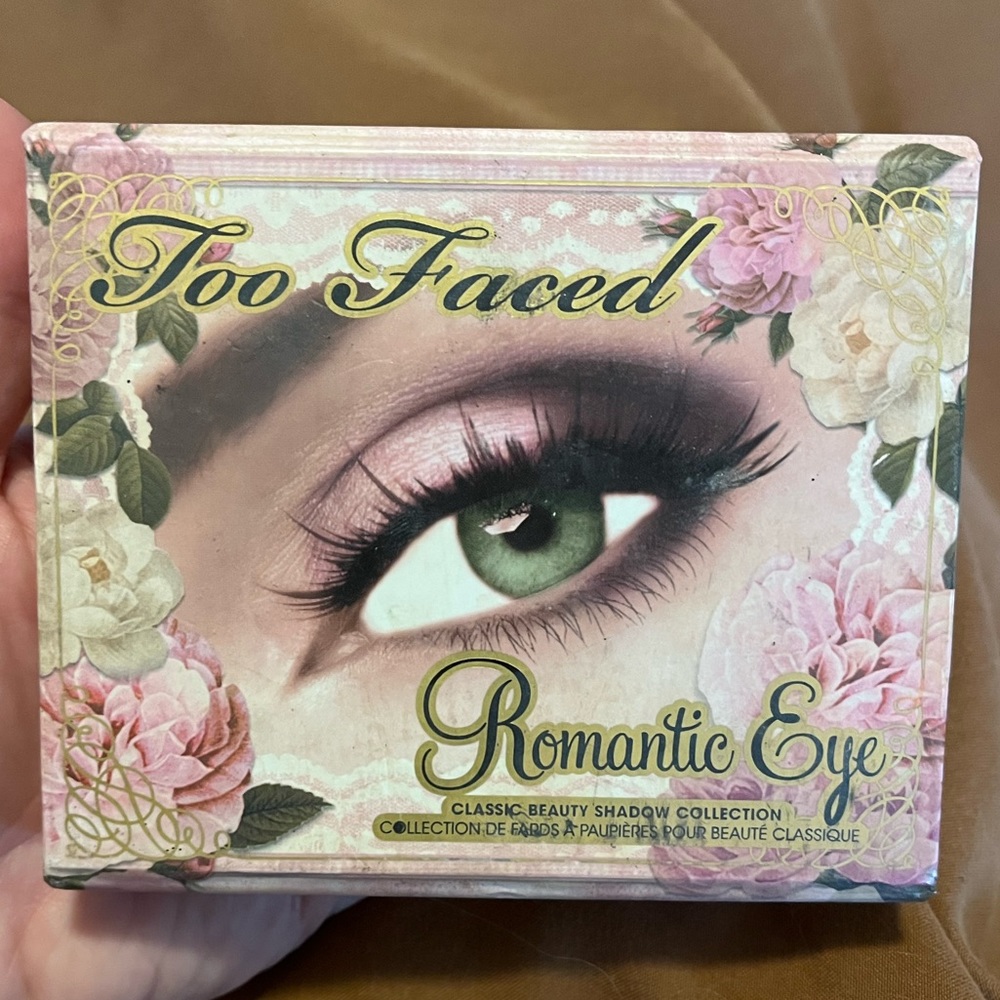 Too Faced Romantic Eye eyeshadow pallet
